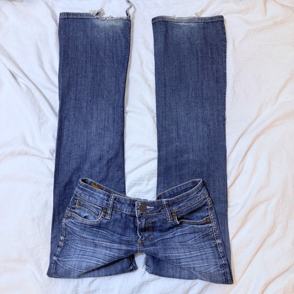 KUT from the Kloth Rachel Bootcut Jeans Medium Wash Distressed Hem Size 2